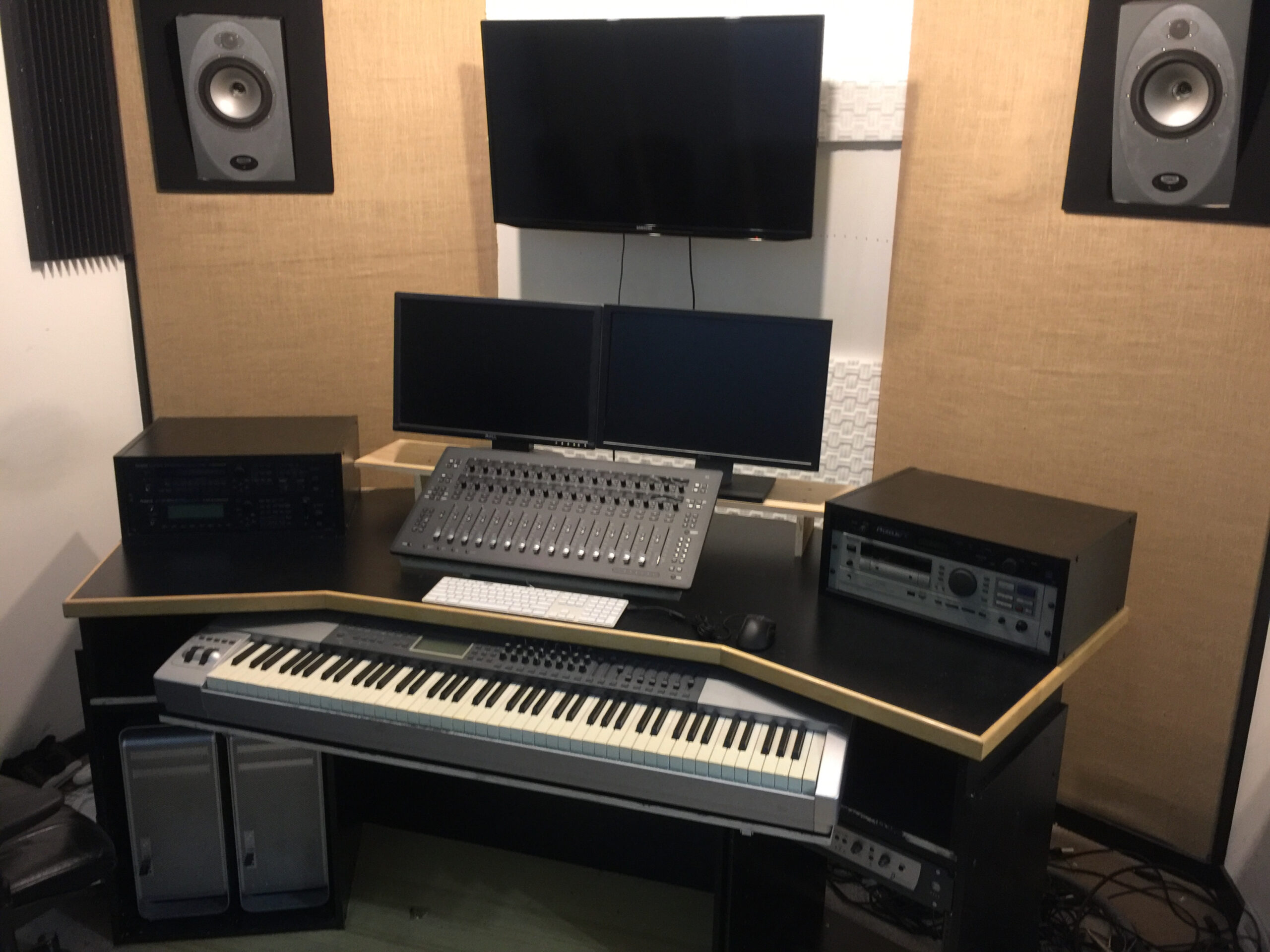 IMG_1030 Tracking Room