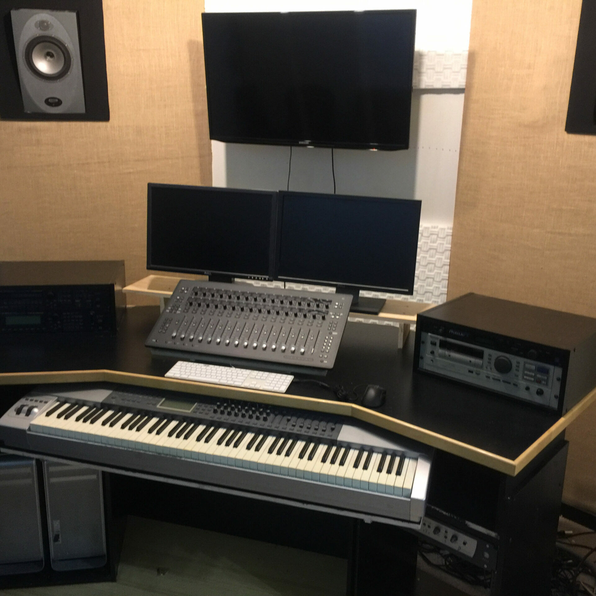 IMG_1030 Tracking Room